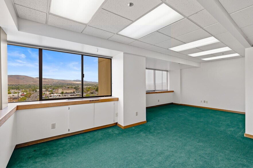 More Photos Of 402 E Yakima Ave, Yakima Office For Lease