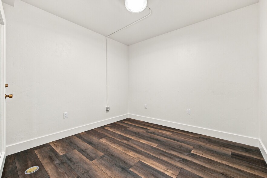 More Photos Of 1260 N West St, Wilson Office For Lease