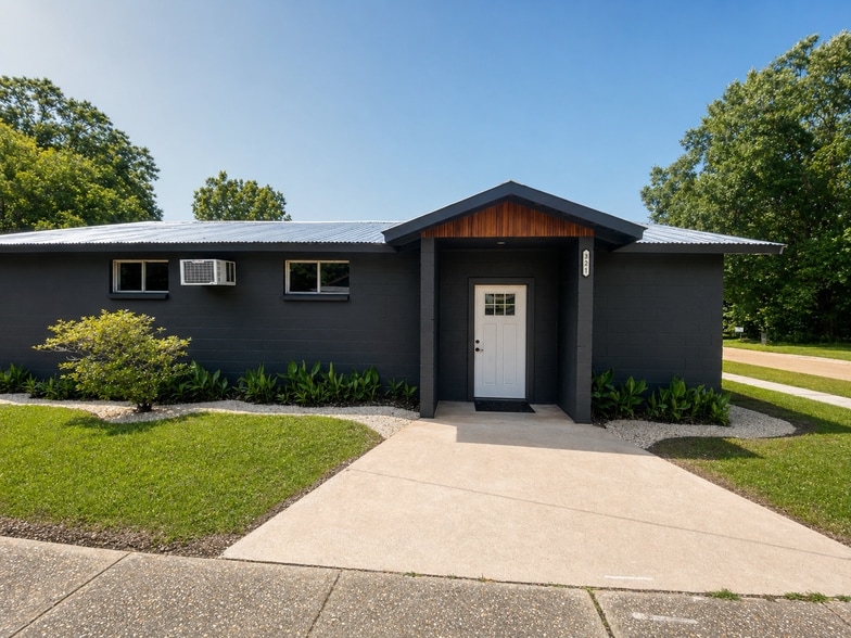 Primary Photo Of 321 W 29th Ave, Covington Flex For Lease