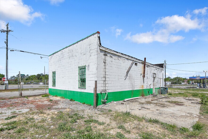 More Photos Of 3579 Gillespie St, Fayetteville Auto Repair For Sale