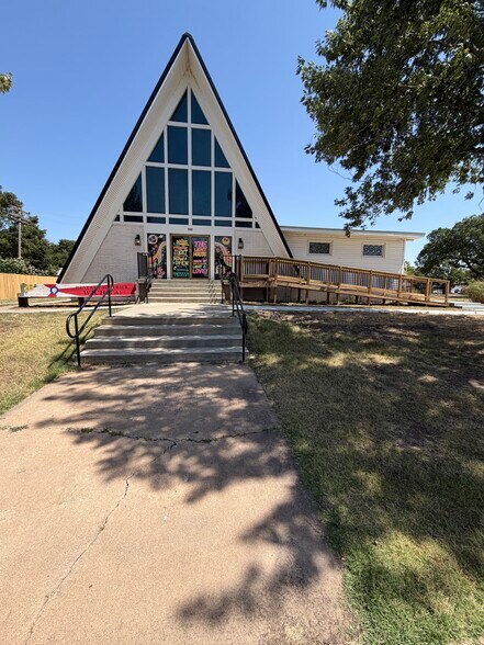 Primary Photo Of 720 N Westlink Ave, Wichita Office For Lease