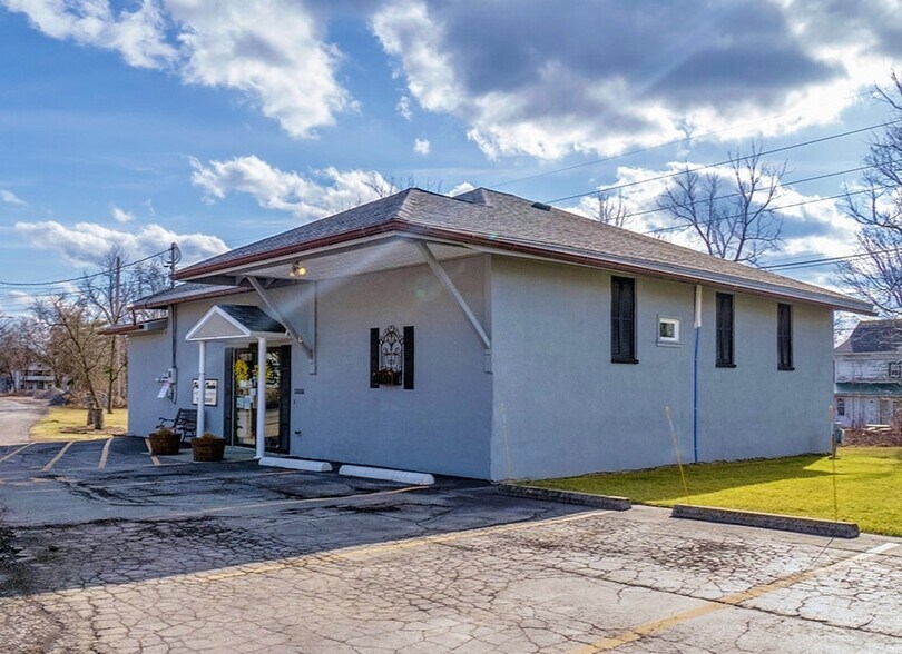 More Photos Of 6 Bush Park Ln, Penn Yan Office For Sale