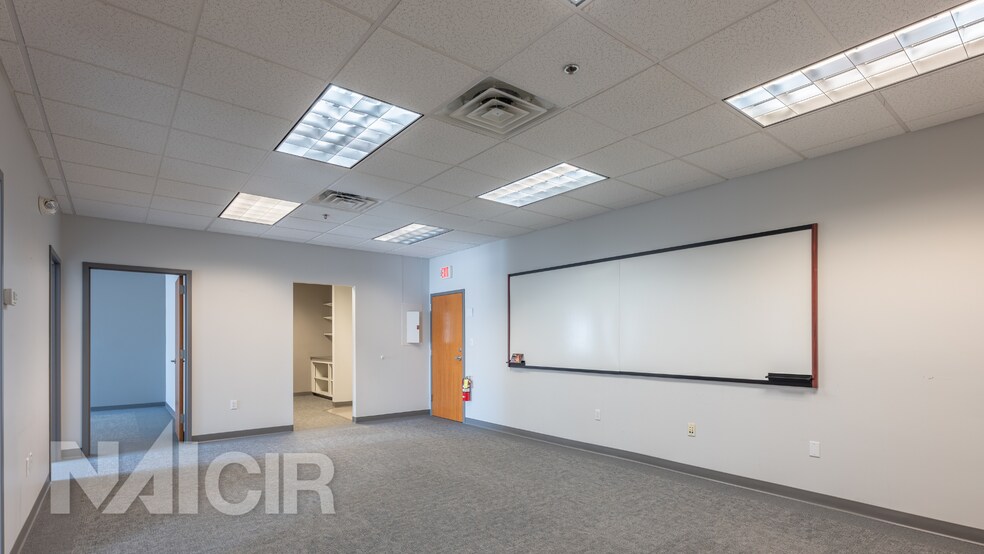 More Photos Of 4807 Jonestown Rd, Harrisburg Office Residential For Lease