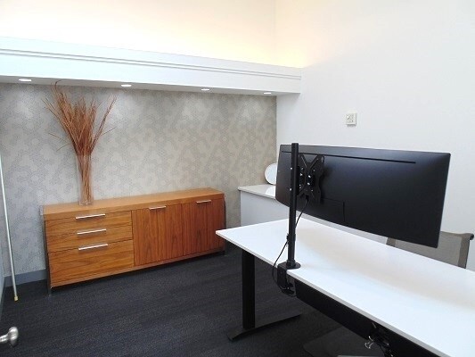 More Photos Of 563 S Lake St, Gary Office For Sale