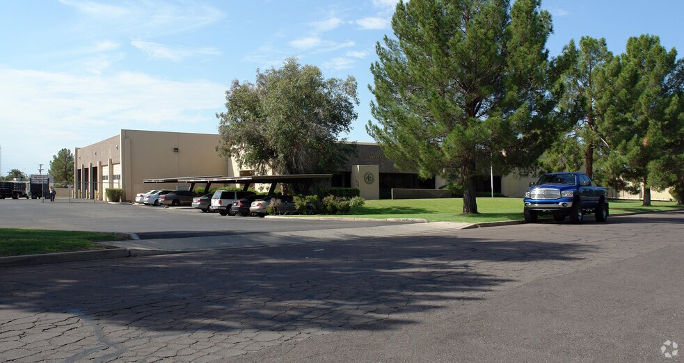 More Photos Of 3701 W Cambridge Ave, Phoenix Warehouse For Lease