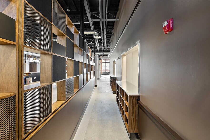 More Photos Of 7400 W McNichols Rd, Detroit Bar For Lease