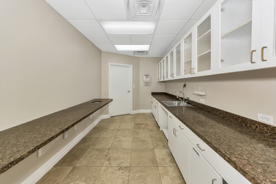 More Photos Of 2628 Matlock Rd, Arlington Medical For Sale