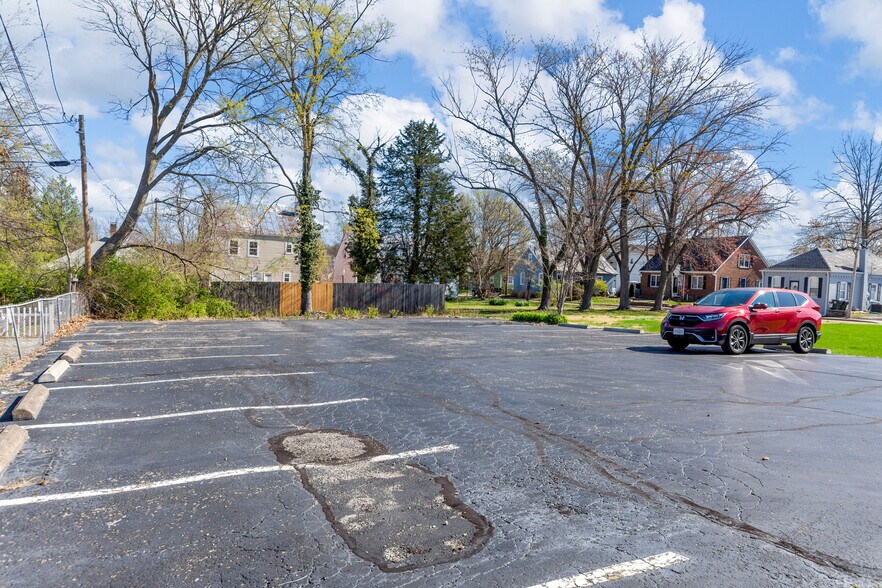More Photos Of 134 S Main St, Columbia Drugstore For Sale