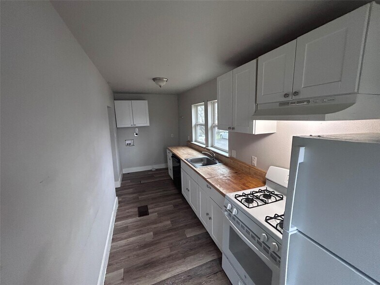 More Photos Of 3415 Henry St, Greenville Apartments For Sale