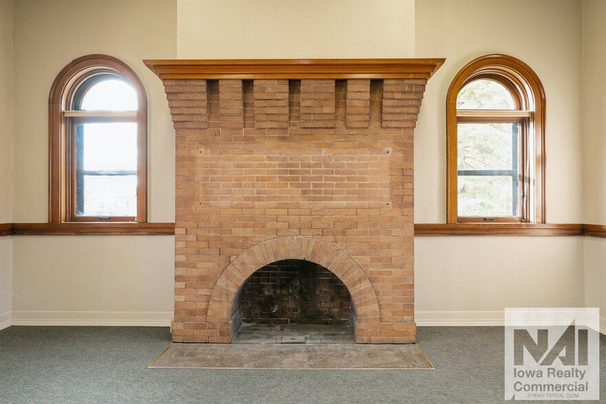 More Photos Of 100 E 1st St, Anamosa Schools For Sale