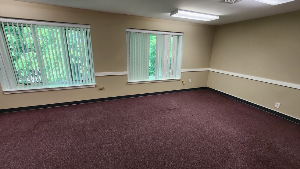 More Photos Of 901 Route 168, Turnersville Office For Lease
