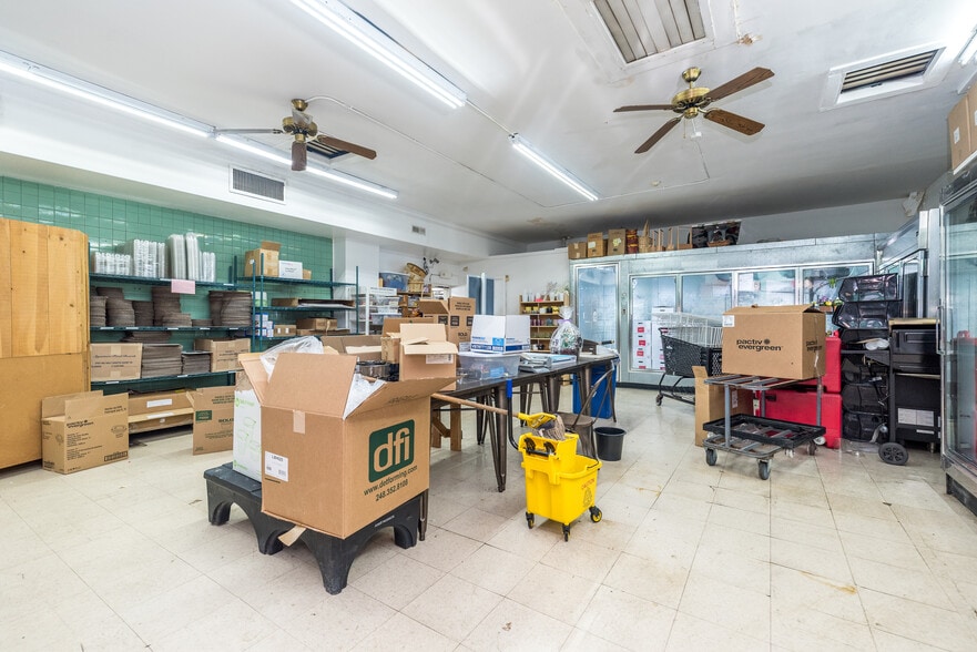 More Photos Of 203 W State St, Doylestown General Retail For Sale