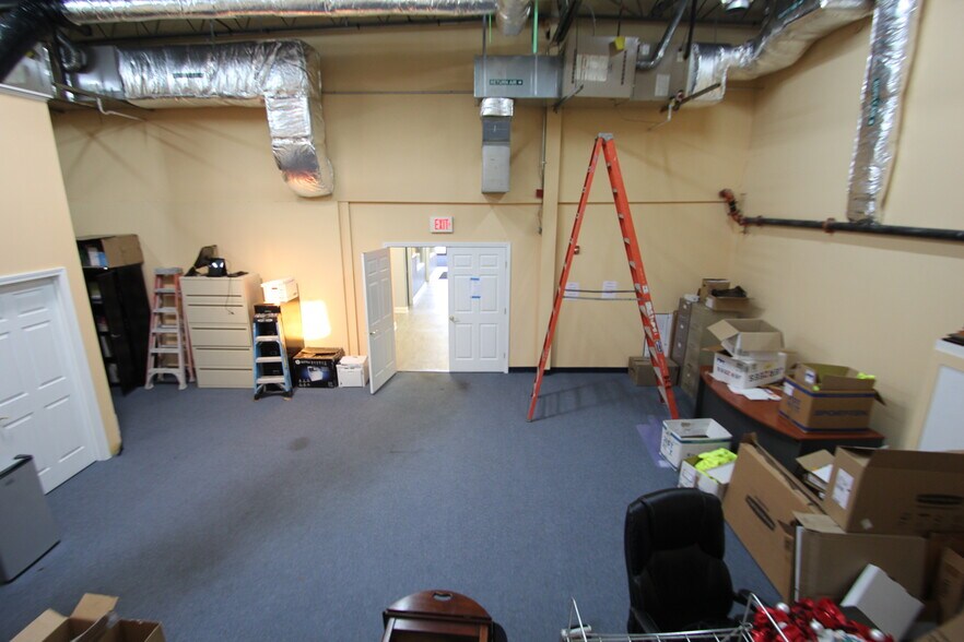 More Photos Of 3 Washington St, North Reading Warehouse For Sale