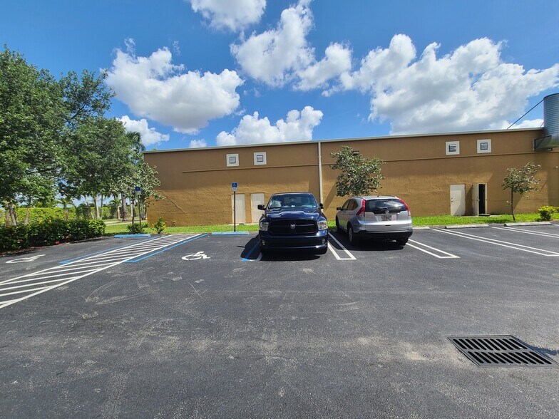 More Photos Of 13850 SW 143rd Ct, Miami Warehouse For Lease