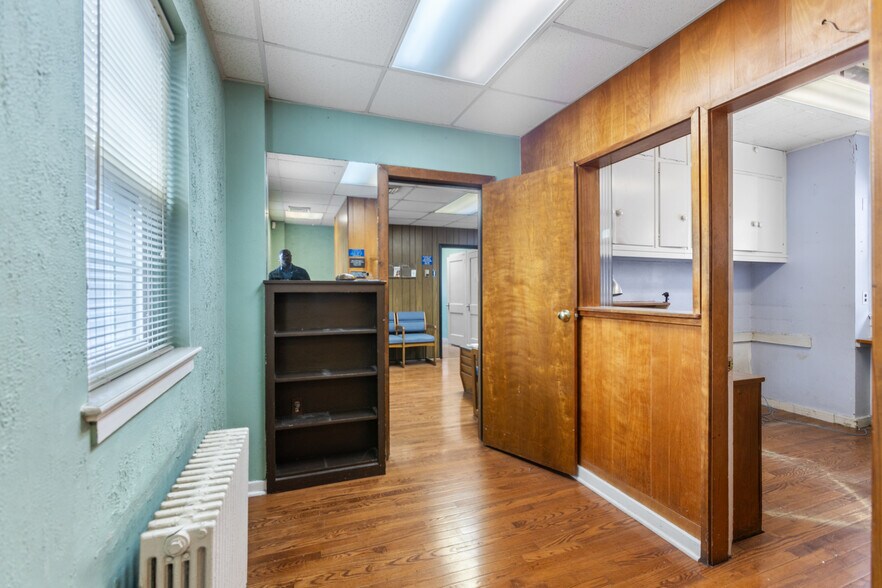 More Photos Of 3716 Philadelphia Pike, Claymont General Retail For Lease