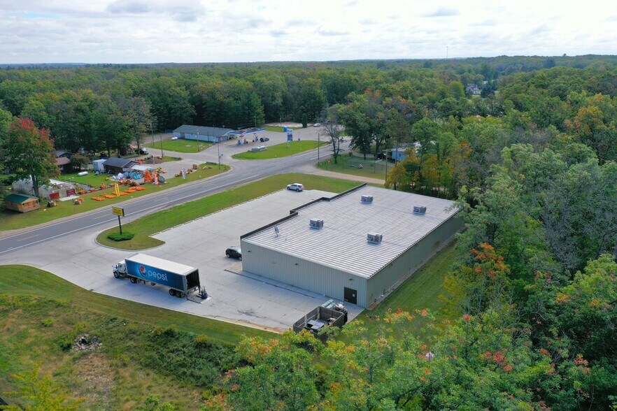 More Photos Of 7637 N Woodbridge Ave, Brohman Convenience Store For Sale