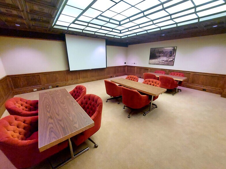 More Photos Of 1800 Westwood Center Blvd, Wausau Office For Sale