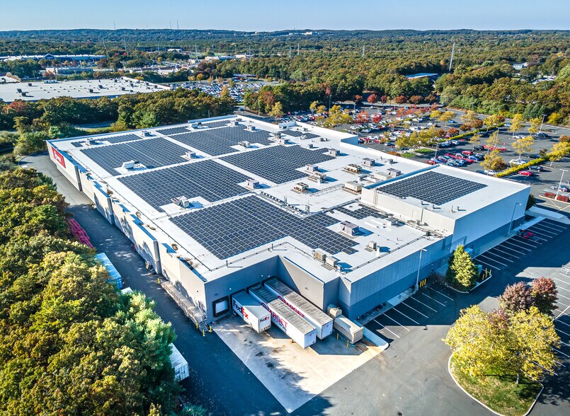 More Photos Of 2975 Horseblock Rd, Medford Freestanding For Sale