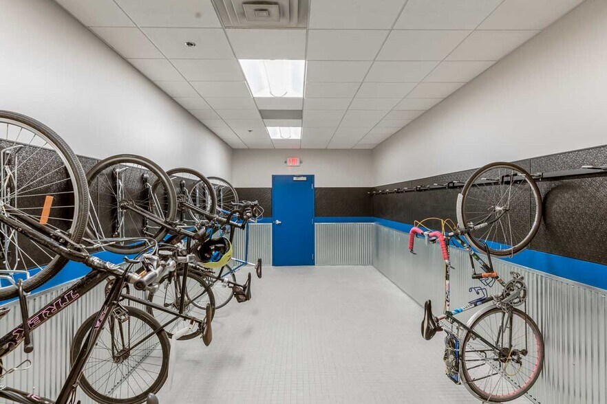 More Photos Of 2550 University Ave W, Saint Paul Unknown For Lease