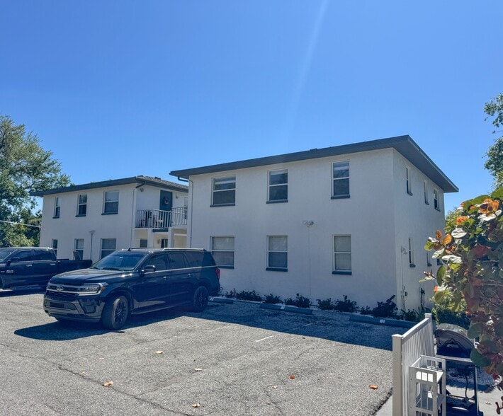 Primary Photo Of 1630 Redwood St, Sarasota Apartments For Sale