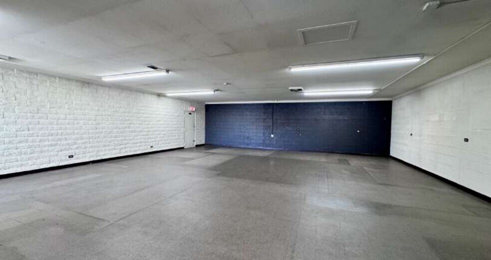 More Photos Of 2920-2972 Churn Creek Rd, Redding Storefront For Lease