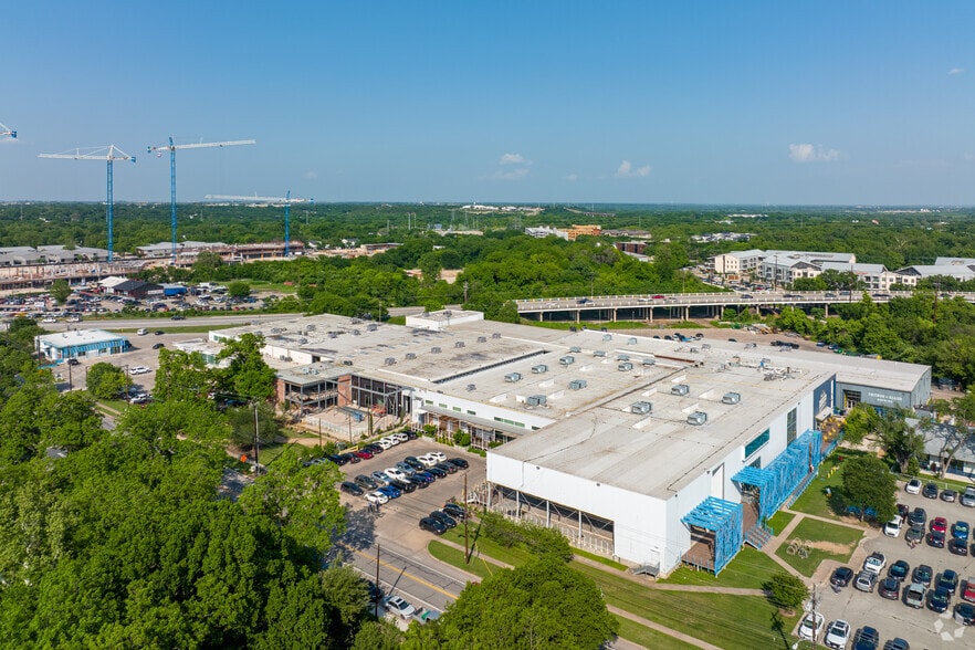 More Photos Of 979 Springdale Rd, Austin Office For Lease