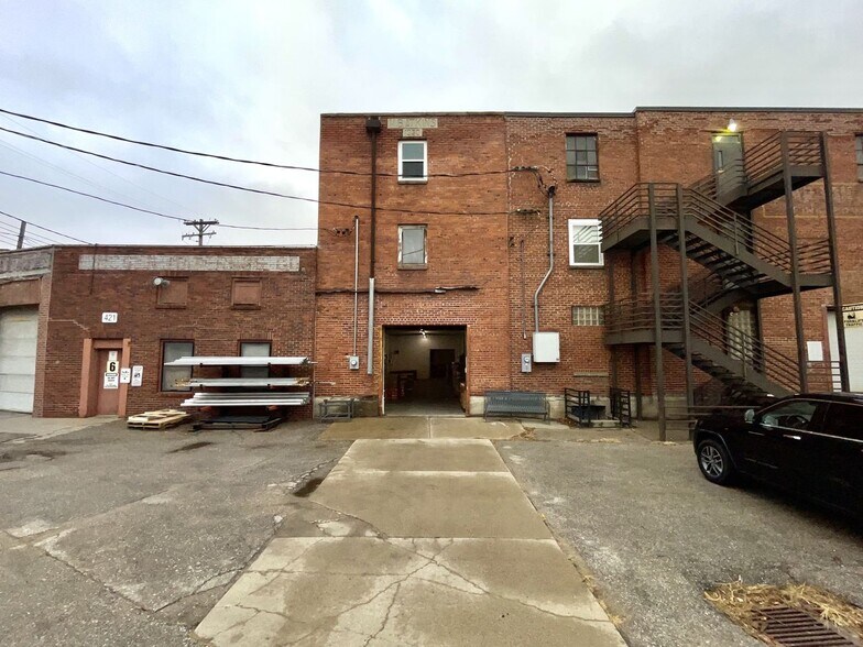 More Photos Of 415 S 7th St, Lincoln Warehouse For Lease