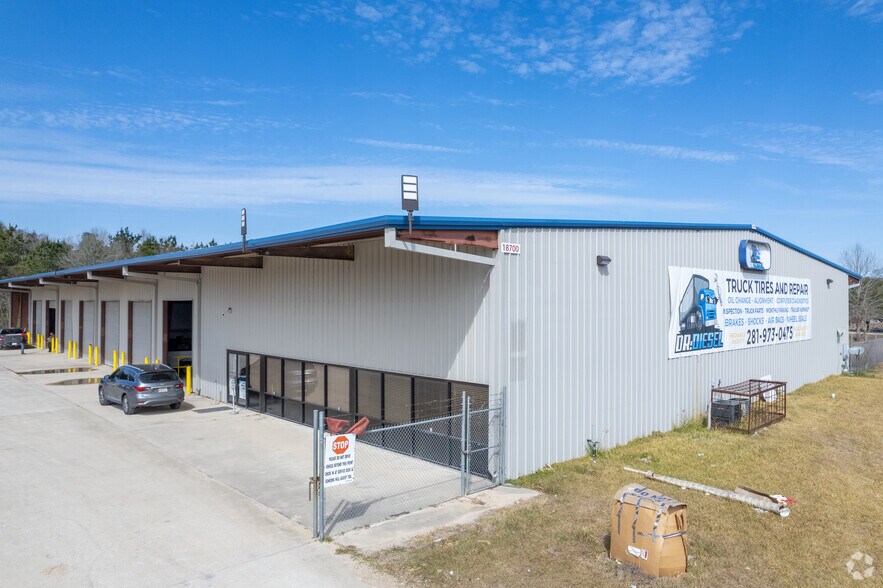 More Photos Of 18700 US Highway 59, New Caney Warehouse For Lease