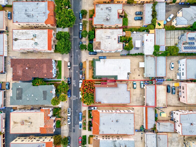 More Photos Of 445 N Spaulding Ave, Los Angeles Apartments For Sale