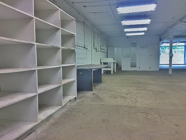 More Photos Of 1618 S Mead St, Wichita Industrial For Lease