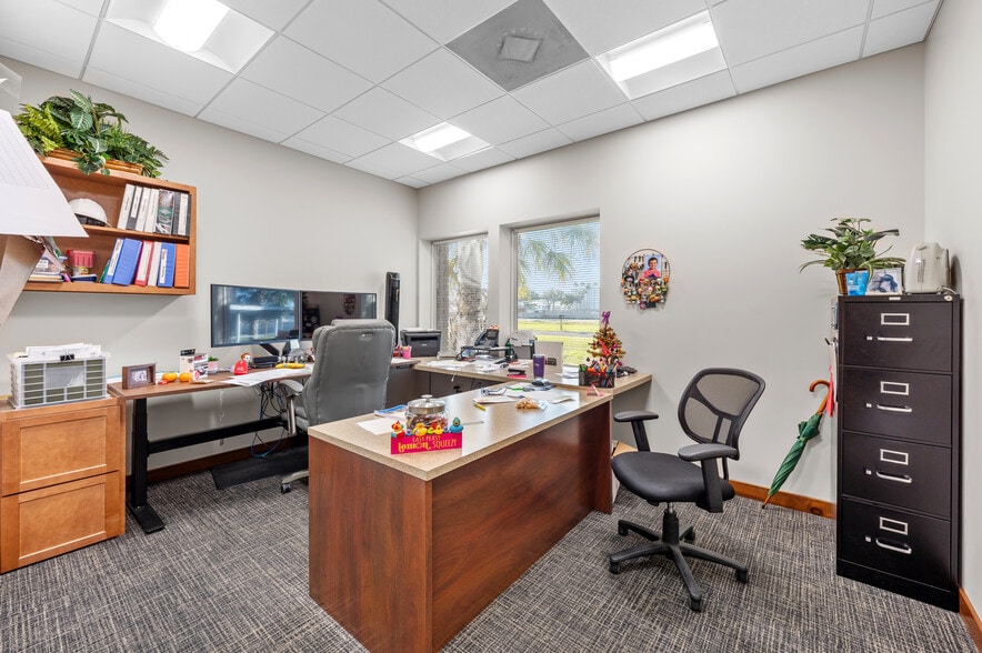 More Photos Of 5115 Frontage Rd N, Lakeland Manufacturing For Lease