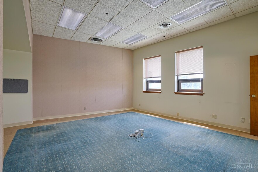 More Photos Of 2108 Central Pky, Cincinnati Loft Creative Space For Sale