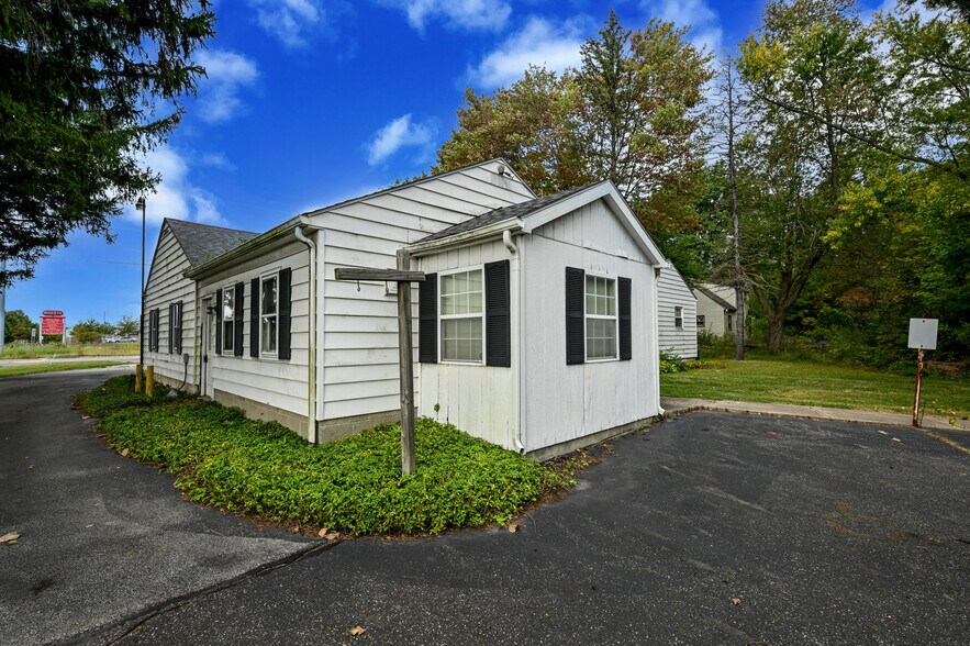 More Photos Of 6942 State Route 44, Ravenna Medical For Sale
