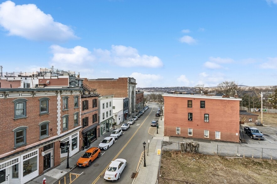 More Photos Of 162 Main St, Beacon Storefront Retail Residential For Sale