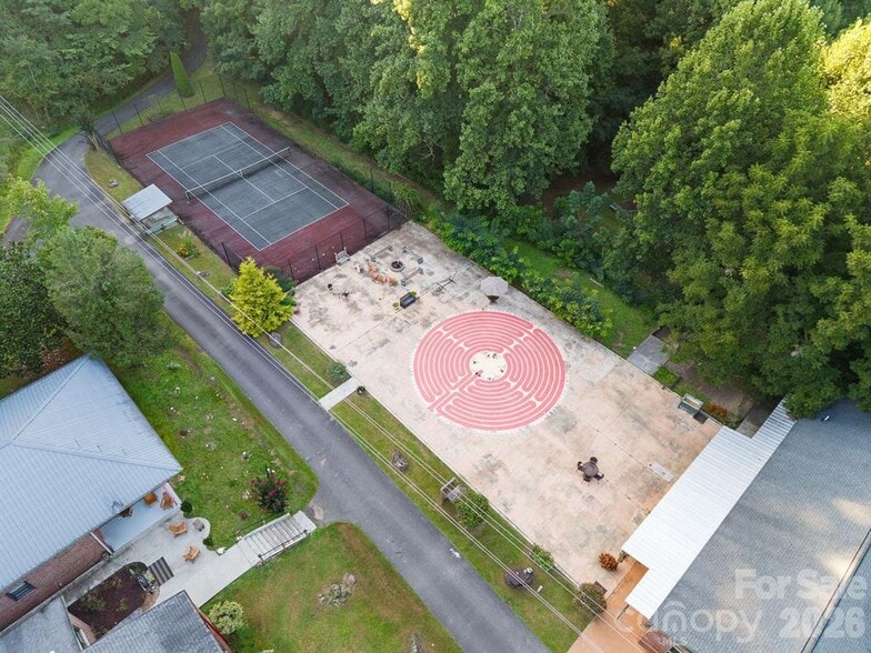 More Photos Of 504 Mountain View School Rd, Robbinsville Hotel For Sale