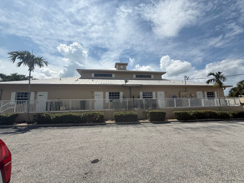 More Photos Of 122 Nesbit St, Punta Gorda Office For Lease