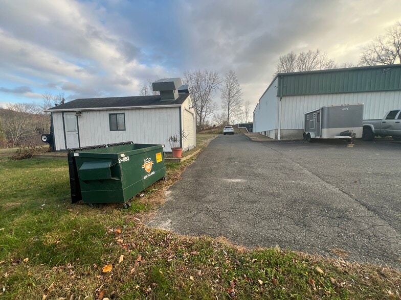 More Photos Of 571 Danbury Rd, New Milford Auto Repair For Sale
