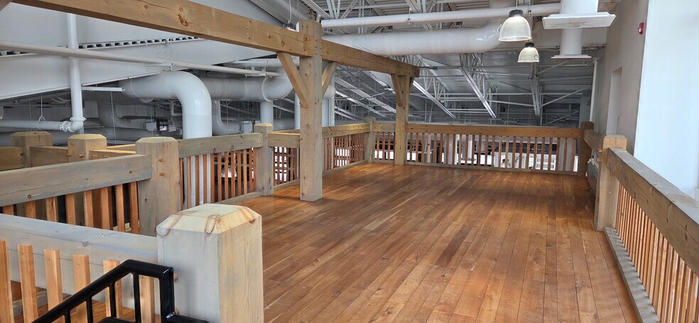 More Photos Of 225 Ellicott St, Buffalo Supermarket For Sale