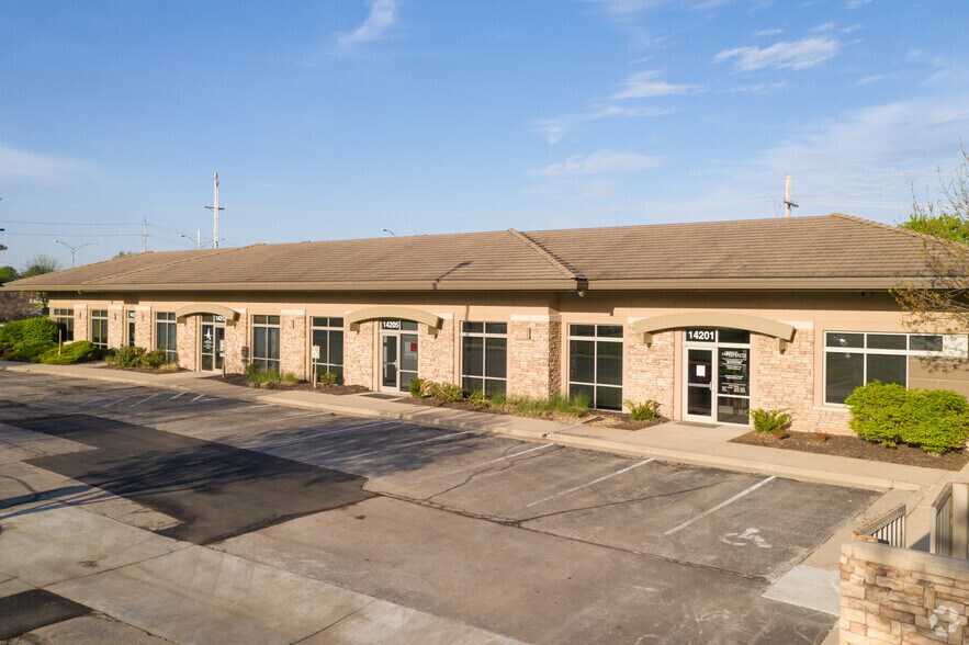 More Photos Of 14201-14215 Metcalf Ave, Overland Park Medical For Lease