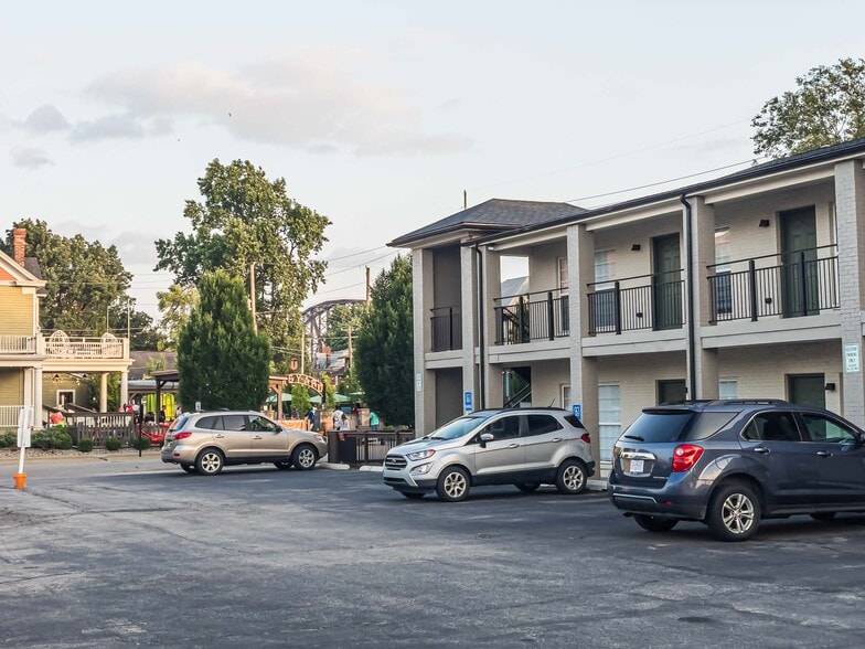 More Photos Of 124 W Chestnut St, Jeffersonville Apartments For Sale