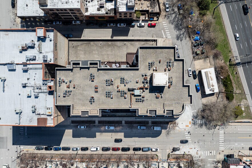 More Photos Of 657 W Fulton St, Chicago Apartments For Lease