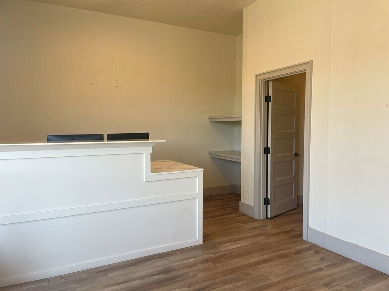 More Photos Of 511-515 Lee Blvd, Richland Office For Lease