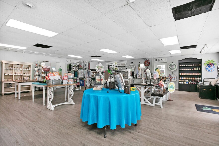 More Photos Of 537 E Main St, Lebanon Freestanding For Sale