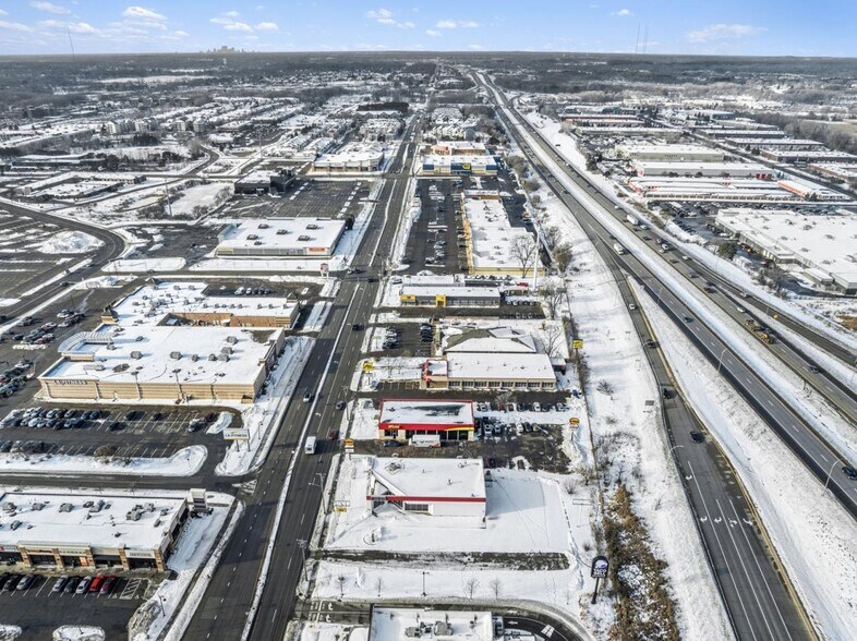 More Photos Of 1955 County Road D E, Maplewood Auto Repair For Sale