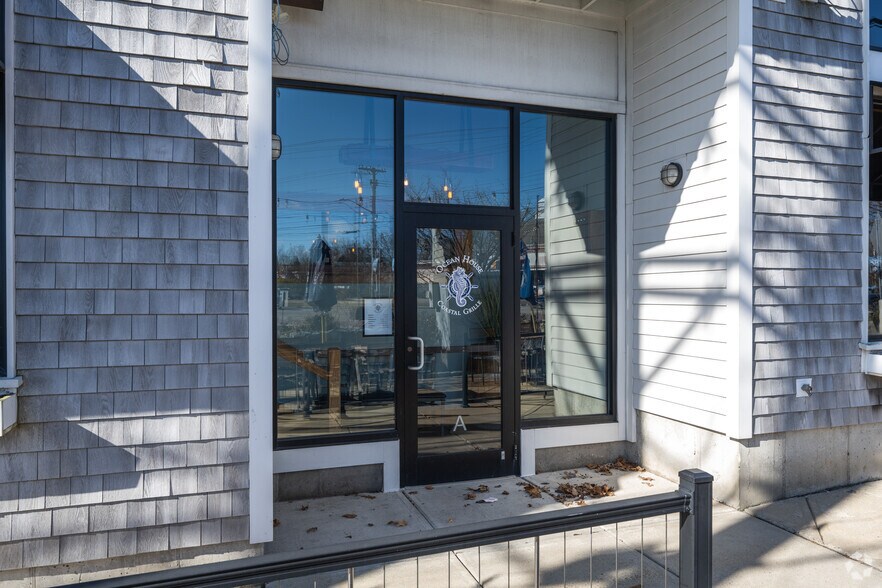 More Photos Of 1899 Ocean St, Marshfield Freestanding For Lease