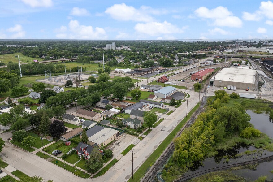 More Photos Of 1138 State St, Green Bay Warehouse For Sale