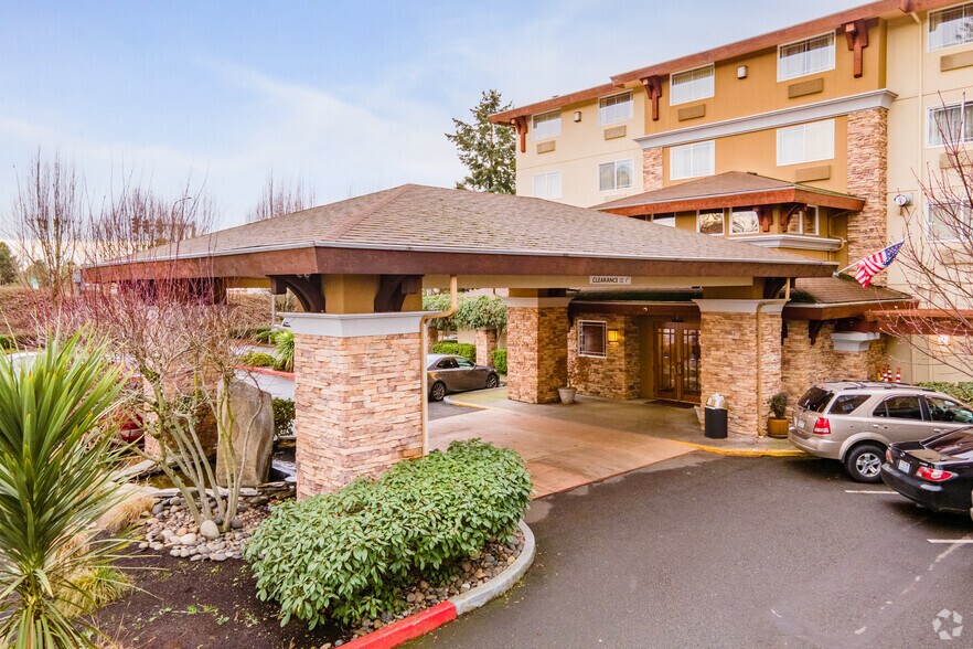 More Photos Of 1500 NE 134th St, Vancouver Hotel For Sale