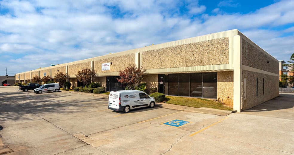 Primary Photo Of 2122-2128 S Meridian Ave, Oklahoma City Unknown For Lease