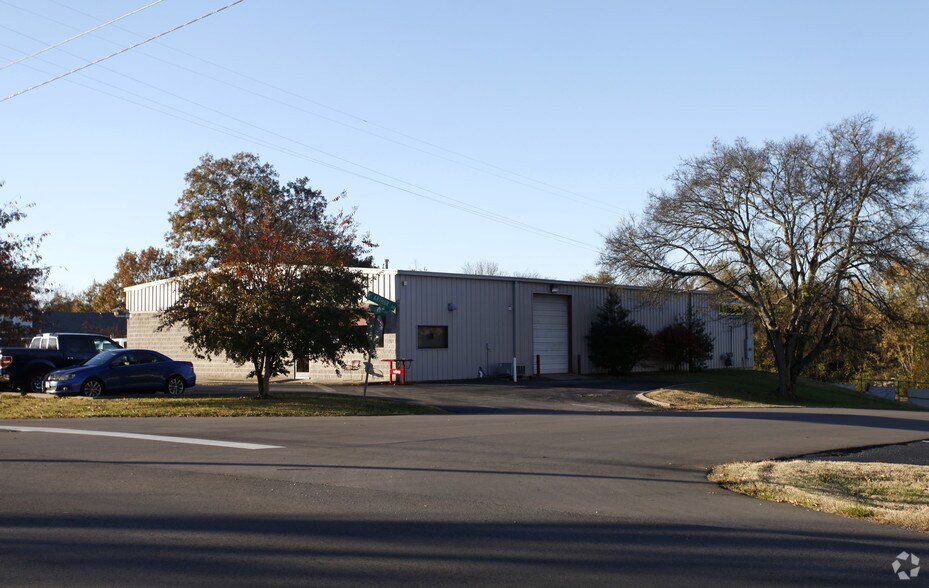 More Photos Of 813 E Old Hickory Blvd, Madison Warehouse For Sale