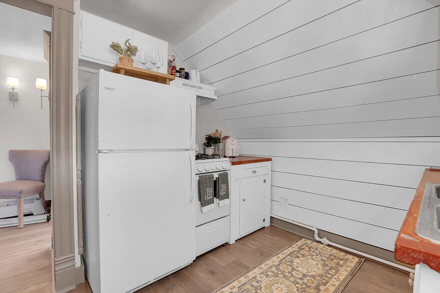 More Photos Of 175 S Main St, Brighton Office For Sale